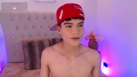 Dulcey online show from 11/22/25, 04:44