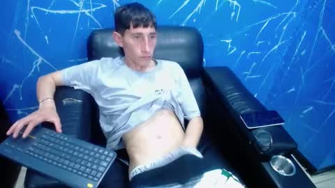 Snapshot of dumbito73 chatting on 03/06/25, 09:42 Dumbito73 online show from 03/06/25, 09:42