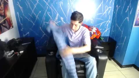 Snapshot of dumbito73 chatting on 03/07/25, 08:55 Dumbito73 online show from 03/07/25, 08:55