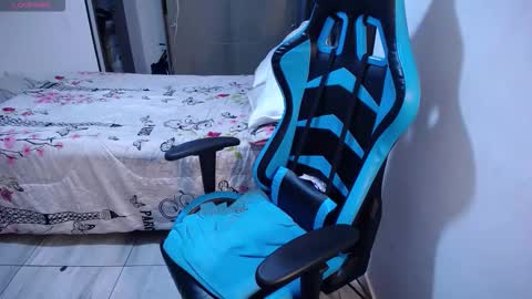 Snapshot of dumont_model chatting on 03/19/26, 09:19 Nicole online show from 03/19/26, 09:19