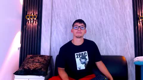 Snapshot of dunkan_snow chatting on 12/18/25, 11:38 Dunkan online show from 12/18/25, 11:38