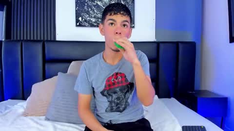 Thomas and Noah online show from 09/19/25, 01:01