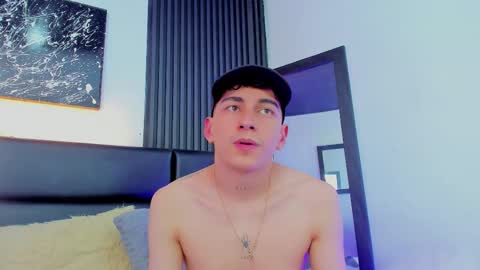 Thomas and Noah online show from 11/08/25, 03:23