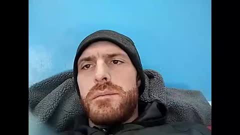 Snapshot of dust3229 chatting on 12/16/25, 06:35 dust3229 online show from 12/16/25, 06:35