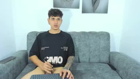 Snapshot of dust_couple chatting on 03/06/26, 10:28 Nicolle y Julian online show from 03/06/26, 10:28