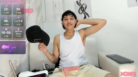 Snapshot of dustinandjordan chatting on 11/10/25, 08:52 dustinandjordan online show from 11/10/25, 08:52