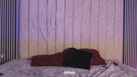 Snapshot of dustinandjordan chatting on 11/20/25, 01:44 dustinandjordan online show from 11/20/25, 01:44