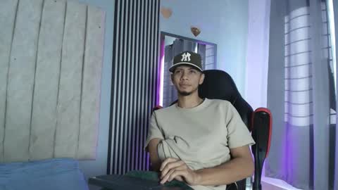 Snapshot of dustinandjordan chatting on 11/22/25, 12:04 dustinandjordan online show from 11/22/25, 12:04