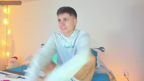 Snapshot of dustinlevine chatting on 01/03/25, 01:03 Dustin Levy online show from 01/03/25, 01:03