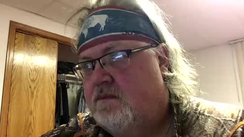 Snapshot of dustyballzer chatting on 12/18/24, 03:33 Dusty online show from 12/18/24, 03:33