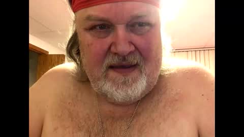 Snapshot of dustyballzer chatting on 01/01/25, 04:29 Dusty online show from 01/01/25, 04:29