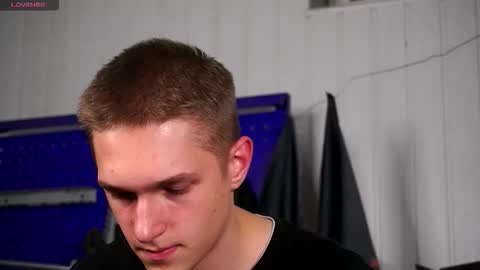 Dustyn online show from 11/01/25, 03:36