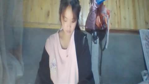 Snapshot of dusy_show chatting on 12/14/25, 12:05 dusy_show online show from 12/14/25, 12:05