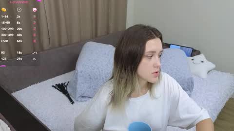 Dusya online show from 10/17/25, 09:56