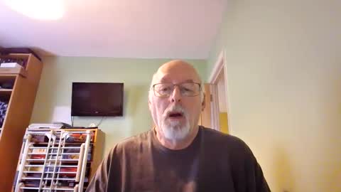 Snapshot of dutchunclejohn chatting on 04/16/26, 10:05 DutchUncleJohn online show from 04/16/26, 10:05