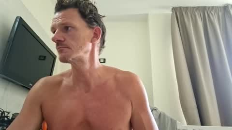 Snapshot of dutchwanker123 chatting on 03/20/26, 02:11 dutchwanker123 online show from 03/20/26, 02:11