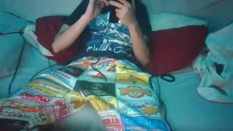 Snapshot of dv3nd3 chatting on 10/25/25, 12:40 dv3nd3 online show from 10/25/25, 12:40