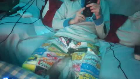 Snapshot of dv3nd3 chatting on 11/04/25, 12:54 dv3nd3 online show from 11/04/25, 12:54