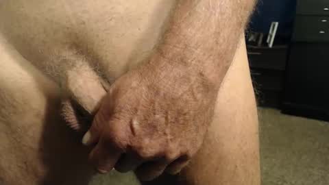 Snapshot of dwhitey4u chatting on 10/21/25, 12:17 dwhitey4u online show from 10/21/25, 12:17