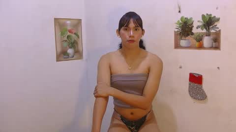 Snapshot of dy_namite chatting on 04/19/26, 06:10 dy_namite online show from 04/19/26, 06:10