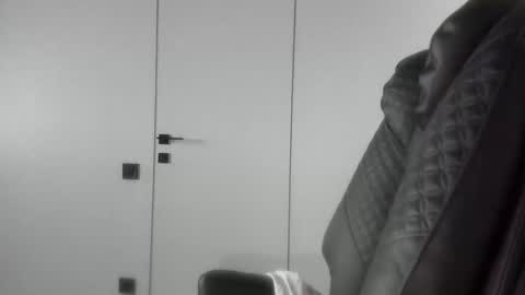 Dya online show from 10/26/25, 10:32