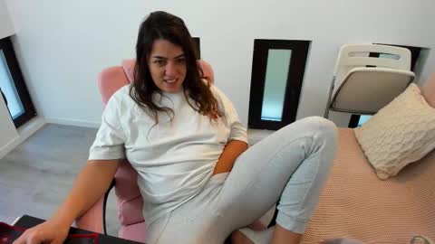 dayana online show from 11/02/25, 05:32