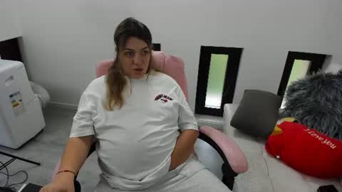 Snapshot of dyanakaylin chatting on 06/12/26, 05:06 dayana online show from 06/12/26, 05:06