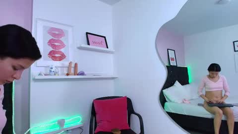 dyanamoon14_ls online show from 10/17/25, 12:52