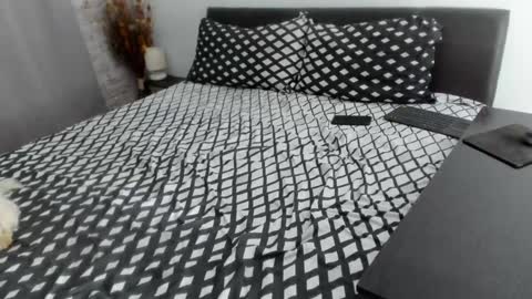 Dyanne online show from 09/18/25, 03:47