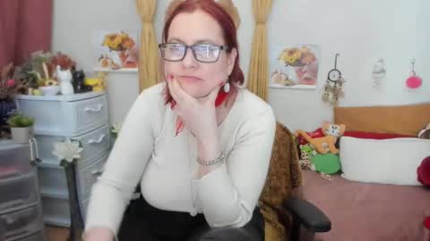 Snapshot of dyannelovee chatting on 12/01/24, 11:14 Dyanne online show from 12/01/24, 11:14