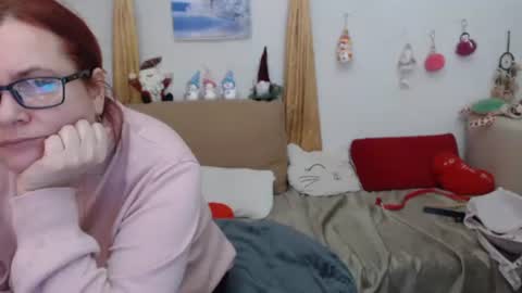 Snapshot of dyannelovee chatting on 01/11/25, 09:15 Dyanne online show from 01/11/25, 09:15