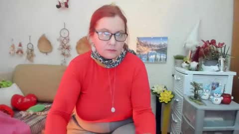 Snapshot of dyannelovee chatting on 02/09/25, 02:07 Dyanne online show from 02/09/25, 02:07