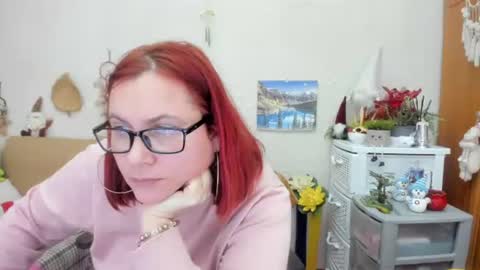 Snapshot of dyannelovee chatting on 02/12/25, 03:27 Dyanne online show from 02/12/25, 03:27