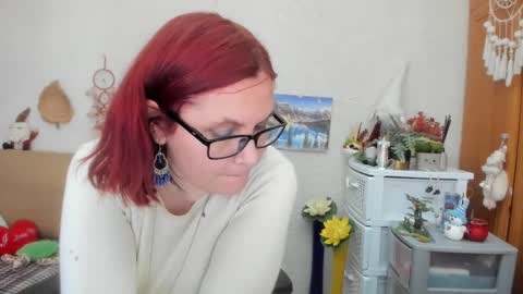 Snapshot of dyannelovee chatting on 02/25/25, 06:53 Dyanne online show from 02/25/25, 06:53