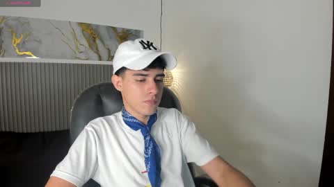 Snapshot of dyla_n18_ chatting on 05/14/26, 08:04 dyla_n18_ online show from 05/14/26, 08:04