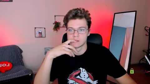 Snapshot of dylan_bold chatting on 09/28/25, 08:36 dylan_bold online show from 09/28/25, 08:36