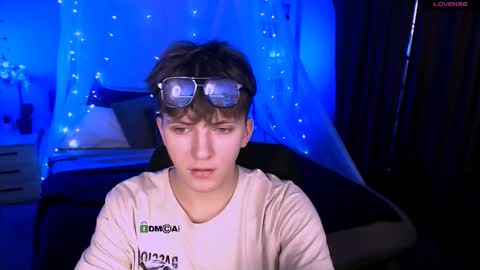 Snapshot of dylan_bold chatting on 11/24/25, 08:41 dylan_bold online show from 11/24/25, 08:41