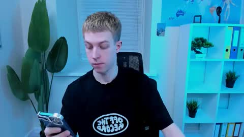 Snapshot of dylan_norton chatting on 03/19/26, 10:30 Dylan online show from 03/19/26, 10:30