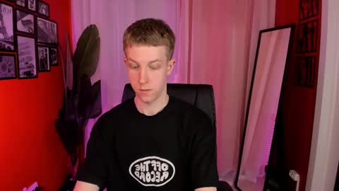 Snapshot of dylan_norton chatting on 04/14/26, 10:21 Dylan online show from 04/14/26, 10:21