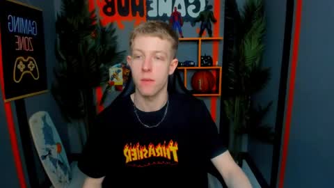 Snapshot of dylan_norton chatting on 04/17/26, 10:18 Dylan online show from 04/17/26, 10:18