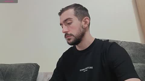 Dylan online show from 10/26/25, 06:41