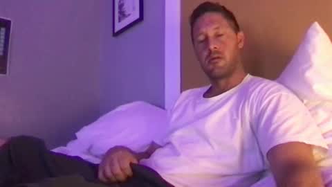 Snapshot of dylan_thick chatting on 09/25/25, 05:00 Dylans ThicK online show from 09/25/25, 05:00