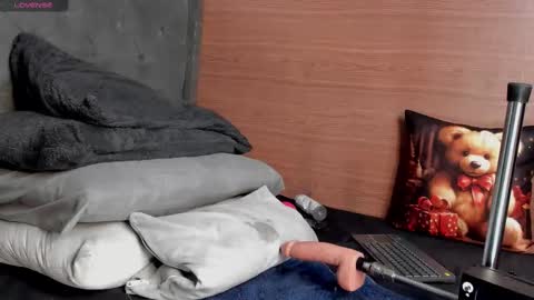 dylan_wolf98 online show from 11/22/25, 10:09