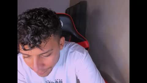 Snapshot of dylan_yvt chatting on 12/02/25, 11:00 yohe online show from 12/02/25, 11:00