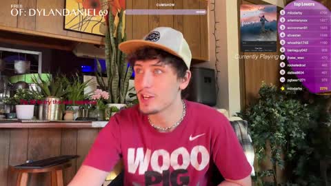 Snapshot of dylandaniel69 chatting on 12/02/24, 08:33 Dylan Daniel 7.8 online show from 12/02/24, 08:33