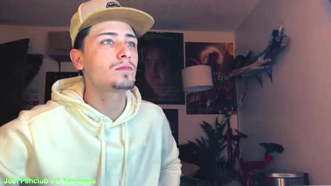 Snapshot of dylandaniel69 chatting on 02/10/25, 08:00 Dylan Daniel 7.8 online show from 02/10/25, 08:00