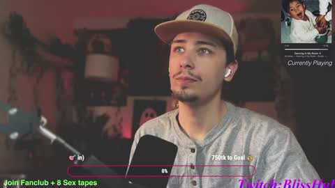 Snapshot of dylandaniel69 chatting on 03/10/25, 01:21 Dylan Daniel 7.8 online show from 03/10/25, 01:21