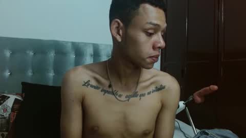 Snapshot of dylandevilx chatting on 09/16/25, 12:33 Dylan.. online show from 09/16/25, 12:33