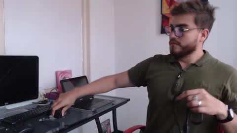 dylanhot10 online show from 02/01/25, 10:34