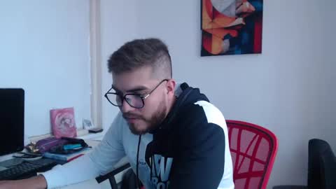 dylanhot10 online show from 02/05/25, 07:53